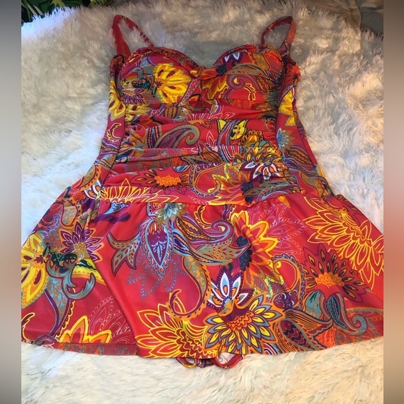 VENUS Pink Paisley One Piece Swimsuit - Picture 2 of 16